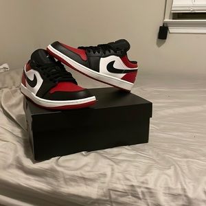 Dead stock Jordan 1 low